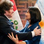 milei-participo-en-peru-de-la-asuncion-presidencial-de-keiko-fujimori:-“tenemos-un-monton-de-amigos-en-comun”