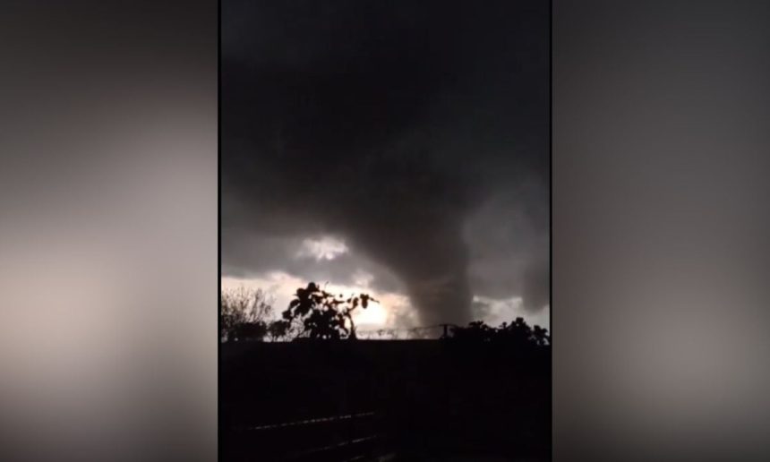 video-|-un-enorme-tornado-causo-destrozos-en-el-sur-de-brasil-a-pocos-kilometros-de-misiones
