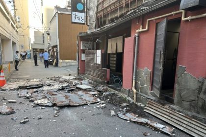 al-menos-un-muerto,-decenas-de-heridos-y-atrapados-en-japon-tras-terremoto-de-magnitud-7,1