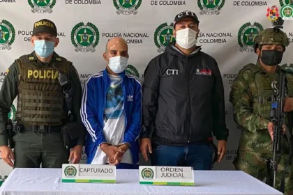 un-hombre-fue-condenado-a-mas-de-44-anos-de-carcel-por-el-asesinato-de-su-expareja-y-de-un-hijo-en-itagui,-antioquia.