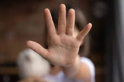abuso-de-la-hija-de-su-pareja-mientras-se-banaba:-lo-condenaron-a-12-anos-de-prision