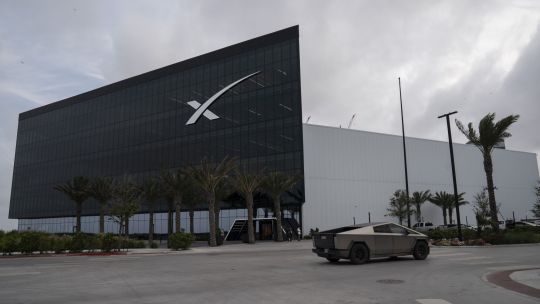 wall-street-acelera-el-lanzamiento-de-productos-para-limitar-las-perdidas-en-spacex