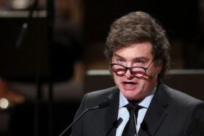 campana-antiargentina:-milei-prohibira-el-ingreso-y-expulsara-a-extranjeros-que-promuevan-odio-contra-el-pais