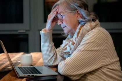 el-bono-que-no-se-mueve:-los-jubilados-de-anses-cobraran-otra-vez-$70.000-en-agosto