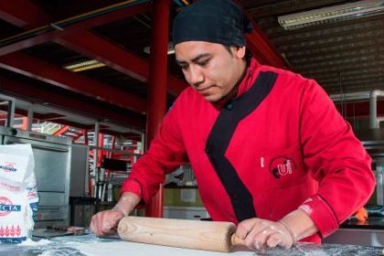 escala-salarial-gastronomicos:-cuanto-cobran-los-empleados-de-hoteleria-y-gastronomia-en-julio-tras-el-nuevo-acuerdo