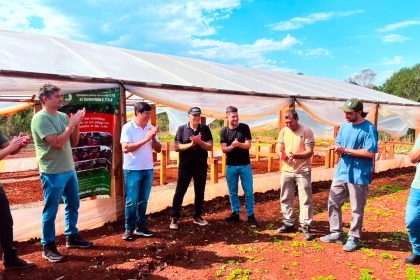 el-soberbio-inauguro-la-decima-plantinera-provincial,-con-capacidad-para-producir-hasta-100.000-plantines-por-mes