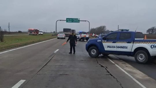 accidente-en-la-autopista-cordoba-rosario:-tres-muertos-tras-un-violento-choque-contra-un-guardarrail-en-morrison