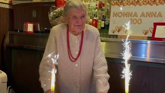furor-por-una-italiana-de-101-anos-que-atiende-su-propio-bar