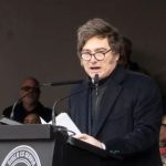cuestionan-el-dnu-migratorio:-“la-conveniencia-politica-no-avala-la-urgencia-para-que-el-presidente-se-salte-la-constitucion”