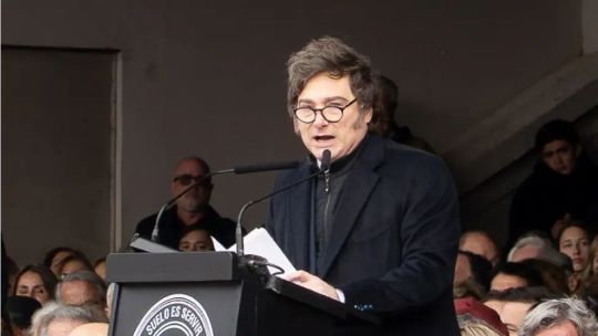 cuestionan-el-dnu-migratorio:-“la-conveniencia-politica-no-avala-la-urgencia-para-que-el-presidente-se-salte-la-constitucion”