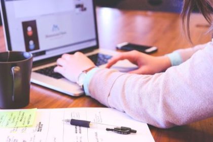 anses-adelanto-las-fechas-de-cobro-de-agosto:-quienes-cobran-sus-haberes-antes-del-feriado