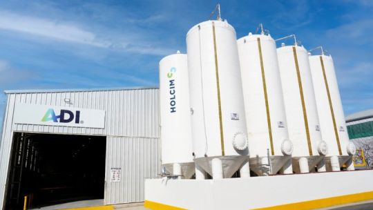holcim-invierte-us$-1,2-millones-e-inaugura-su-primera-planta-de-aditivos-en-cordoba