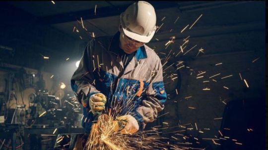 el-empleo-formal-profundizo-su-caida-y-el-salario-minimo-perdio-40%-de-poder-adquisitivo