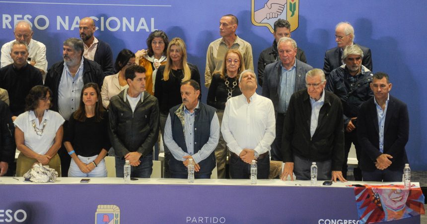 cumbre-peronista-en-medio-del-debate-por-“cristina-candidata”:-quienes-confirmaron,-los-ausentes-y-los-tanteos-para-parar-las-peleas