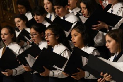 la-directora-del-coro-nacional-de-ninos-cruzo-a-milei-por-el-cierre:-“debia-corregirse,-no-disolverse”