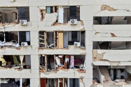 comienzan-a-demoler-en-venezuela-los-edificios-danados-por-el-doble-terremoto-de-junio
