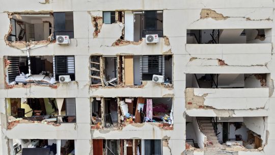 comienzan-a-demoler-en-venezuela-los-edificios-danados-por-el-doble-terremoto-de-junio