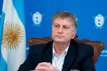 la-pampa-le-declara-la-guerra-a-los-camiones-de-vaca-muerta:-ziliotto-busca-cobrarles-un-peaje-para-arreglar-las-rutas