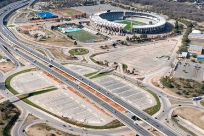 primera-prueba-del-estacionamiento-del-kempes:-entraron-mas-de-2.000-autos-y-habra-modificaciones