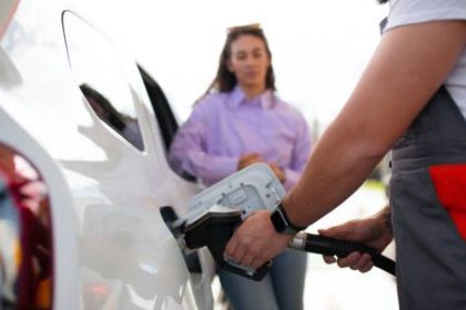 el-gobierno-aumento-el-impuesto-a-los-combustibles-y-volvio-a-postergar-una-parte-de-las-subas-para-la-nafta-y-el-gasoil