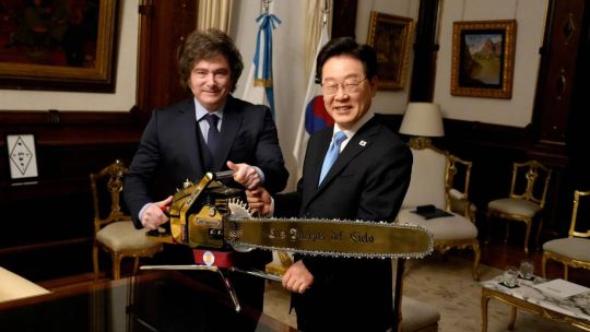 javier-milei-recibio-en-casa-rosada-al-presidente-de-corea-del-sur:-claves-de-una-visita-historica-con-eje-en-inversiones-y-minerales