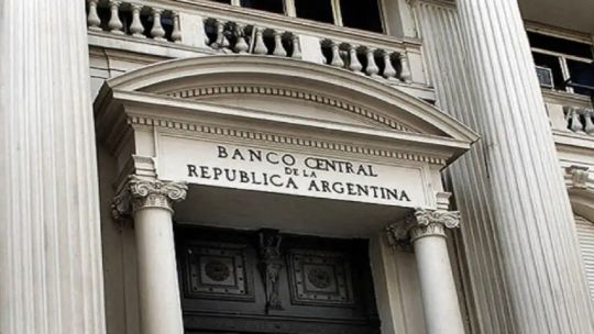 reforma-de-la-carta-organica:-que-significa-“blindar”-al-banco-central-y-que-puede-cambiar-en-el-congreso