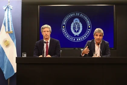 el-equipo-economico-intervino-con-el-tesoro-y-vendio-mas-de-us$140-millones-para-frenar-la-suba-del-dolar