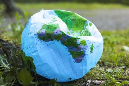 la-tierra-entra-en-deficit-ecologico:-la-humanidad-ya-consume-mas-recursos-de-los-que-el-planeta-puede-regenerar