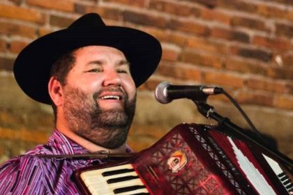 jorge-ratoski-dejo-la-musica-“cervecera”-y-el-alcohol-tras-convertirse-al-cristianismo:-“ahora-lo-hago-para-cristo”