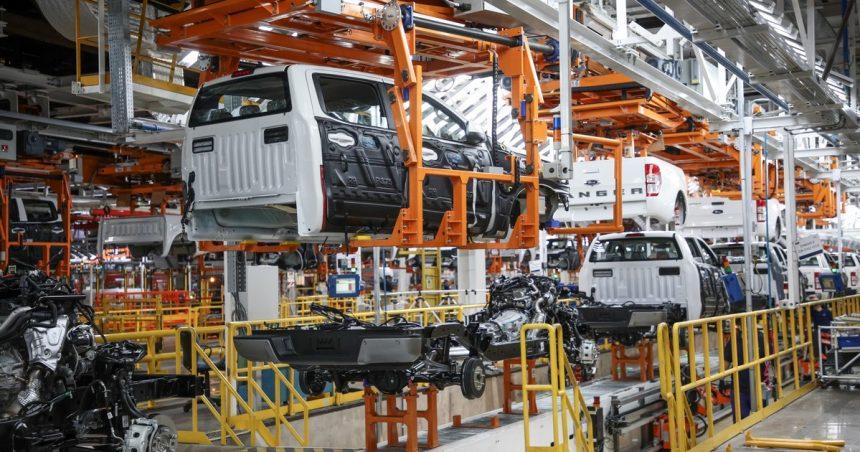 ford-baja-el-ritmo-de-su-produccion-en-general-pacheco-por-la-caida-de-exportaciones