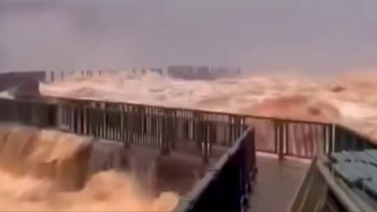 alerta-amarilla-en-las-cataratas-del-iguazu:-sensores-hidricos-indican-que-el-rio-superara-los-“limites-seguros”