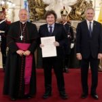 javier-milei-recibio-al-enviado-del-vaticano-para-definir-la-historica-visita-del-papa-leon-xiv