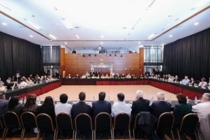 bornoroni-reunio-a-intendentes-en-un-nuevo-encuentro-politico-junto-al-bice