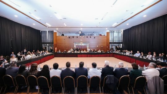 bornoroni-reunio-a-intendentes-en-un-nuevo-encuentro-politico-junto-al-bice
