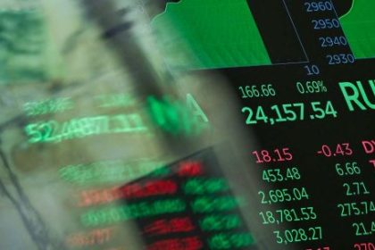 el-riesgo-pais-cae-a-430-puntos-tras-los-anuncios-del-gobierno-y-sostiene-sus-minimos-historicos