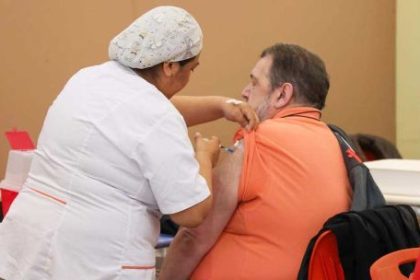 campana:-ya-se-vacunaron-mas-de-6-millones-de-personas-contra-la-gripe