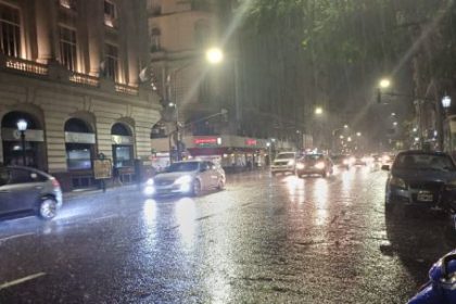 noche-espantosa-en-el-amba:-lluvia,-viento-y-mas-de-70-mil-usuarios-sin-luz
