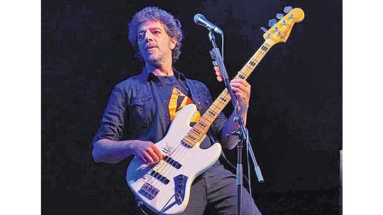 del-sanremo-a-buenos-aires:-max-gazze,-el-alquimista-pop-que-hace-musica-nueva-en-cada-ciudad