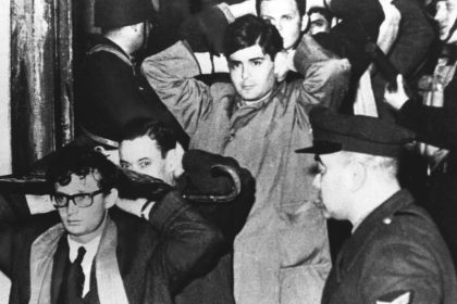 la-“noche-de-los-bastones-largos”,-una-violenta-sangria-de-la-educacion
