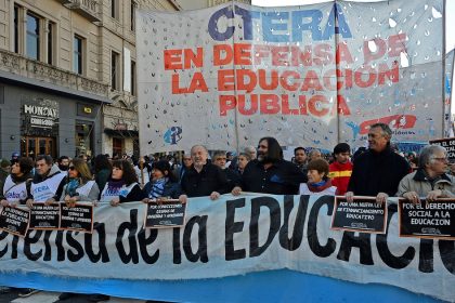 javier-milei-y-sus-medidas,-en-vivo:-el-gobierno-salio-al-cruce-de-ctera-por-el-paro-docente-del-3-de-agosto-y-recordo-que-la-educacion-es-un-“servicio-esencial”