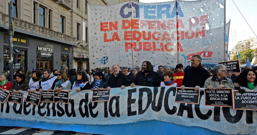 javier-milei-y-sus-medidas,-en-vivo:-el-gobierno-salio-al-cruce-de-ctera-por-el-paro-docente-del-3-de-agosto-y-recordo-que-la-educacion-es-un-“servicio-esencial”