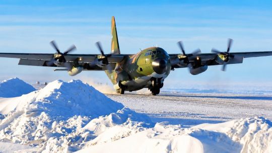 how-pilots-land-aircraft-at-marambio-base,-argentina’s-most-challenging-antarctic-airstrip