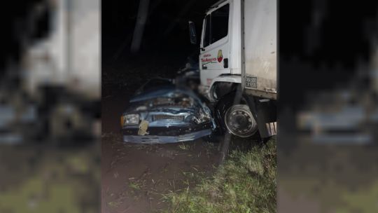 terrible-choque-entre-un-auto-y-un-camion-en-lujan:-hubo-siete-muertos,-tres-de-ellos-menores