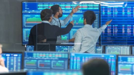 el-mercado-de-capitales-argentino,-en-numeros-record:-uno-de-cada-dos-activos-ya-invierte
