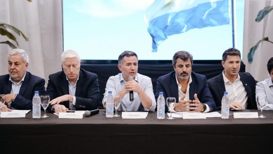 avanzada-libertaria:-cumbre-con-santilli-por-2027,-cruces-con-la-provincia-y-mas-guinos-a-intendentes-del-interior