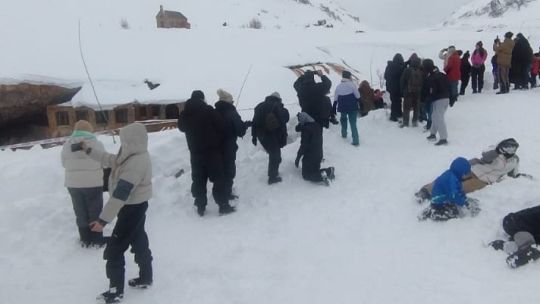 rescataron-a-300-turistas-en-la-zona-de-alta-montana-en-mendoza-por-las-intensas-tormentas-de-nieve