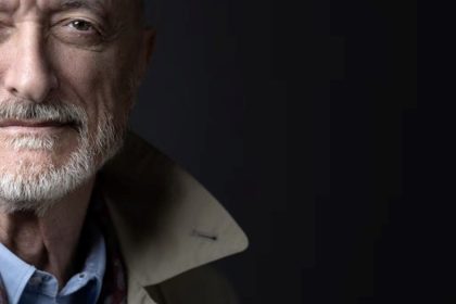 arturo-perez-reverte:-“la-guerra-tiene-su-olor-particular,-no-se-olvida-nunca”