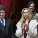 javier-milei-y-sus-medidas,-en-vivo:-el-gobierno-advierte-por-sanciones-a-los-gremios-docentes-por-el-paro-de-manana-y-busca-avanzar-con-el-proyecto-que-permite-venderle-tierras-a-extranjeros