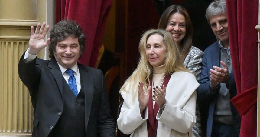 javier-milei-y-sus-medidas,-en-vivo:-el-gobierno-advierte-por-sanciones-a-los-gremios-docentes-por-el-paro-de-manana-y-busca-avanzar-con-el-proyecto-que-permite-venderle-tierras-a-extranjeros