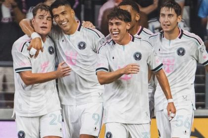 el-golazo-de-luis-suarez-para-inter-miami-en-la-mls-y-la-reaccion-de-lionel-messi-en-el-banco-de-suplentes;-mira-el-video